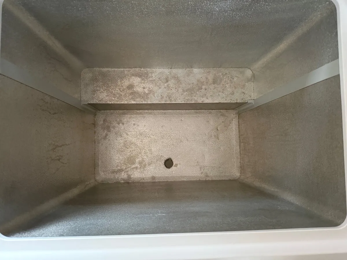 ✅ Indesit Chest Freezer 202L - Image 3