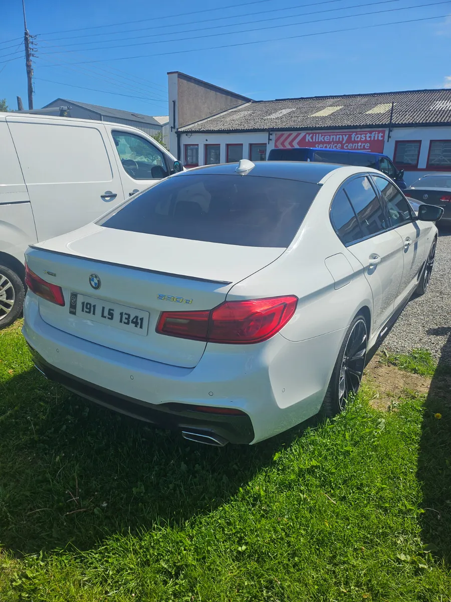 BMW 5-Series 2019 - Image 2