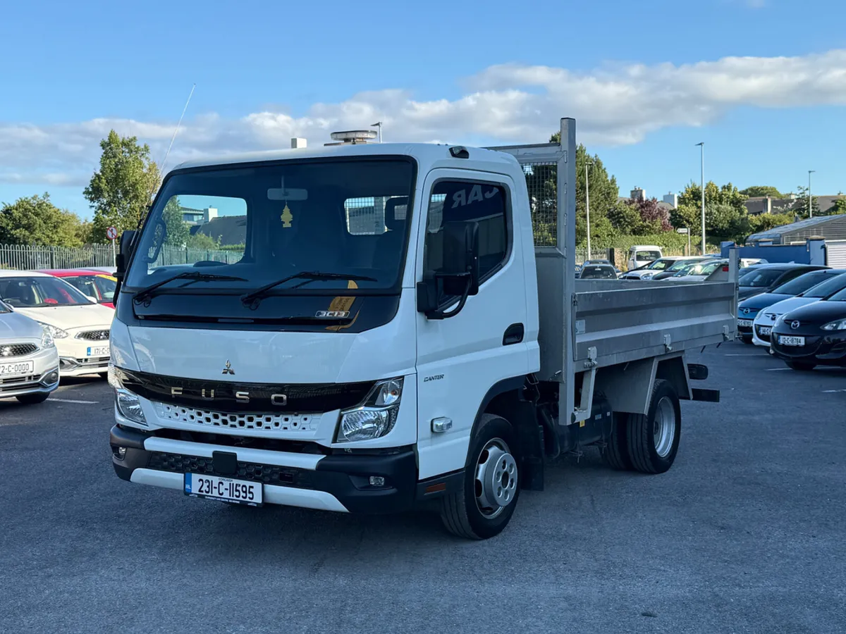 Low Mileage Mitsubishi Fuso Canter Tipper - Image 1