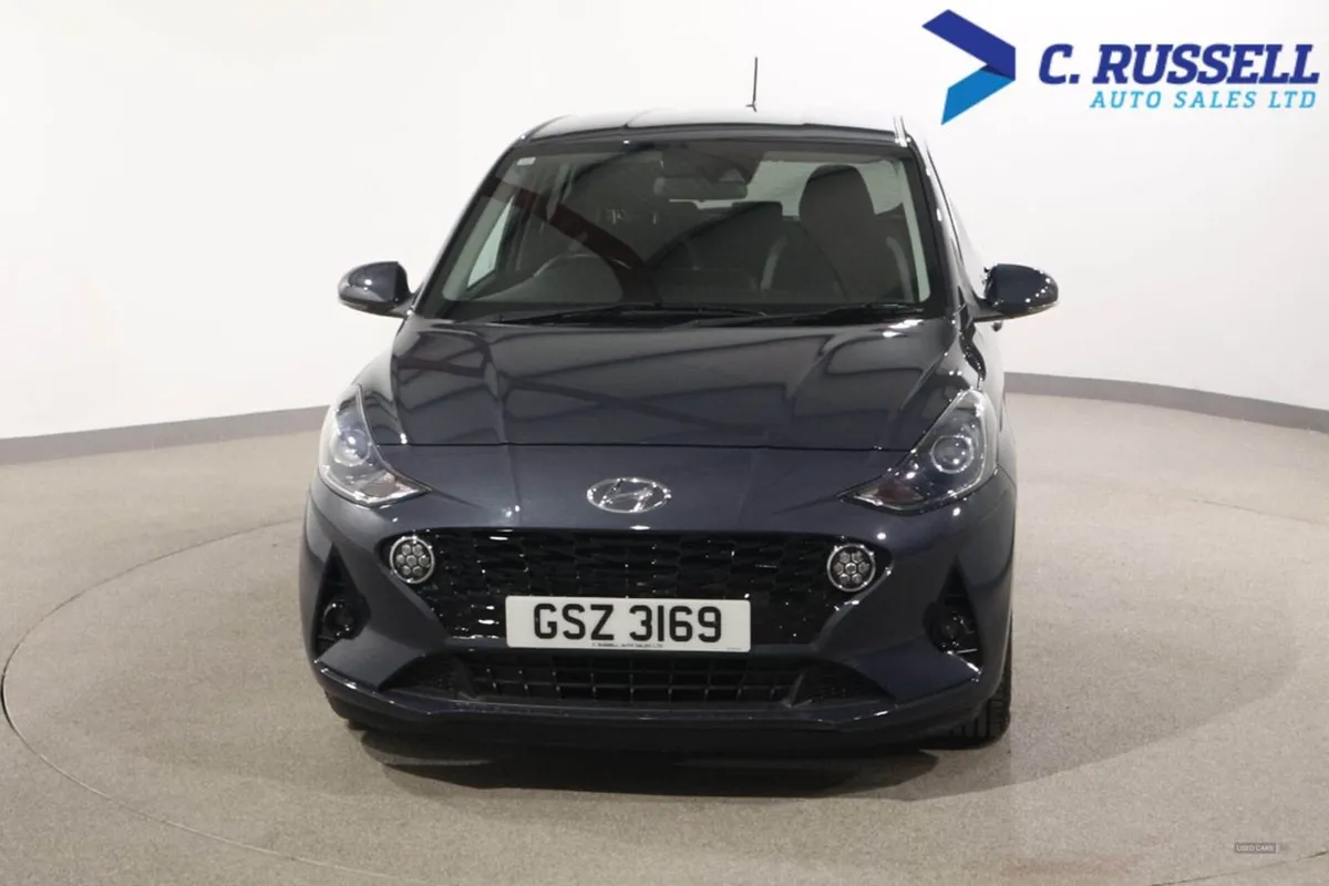 Hyundai i10 Hatchback - Image 2
