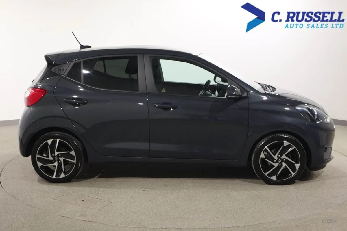 Hyundai i10 Hatchback - Image 4