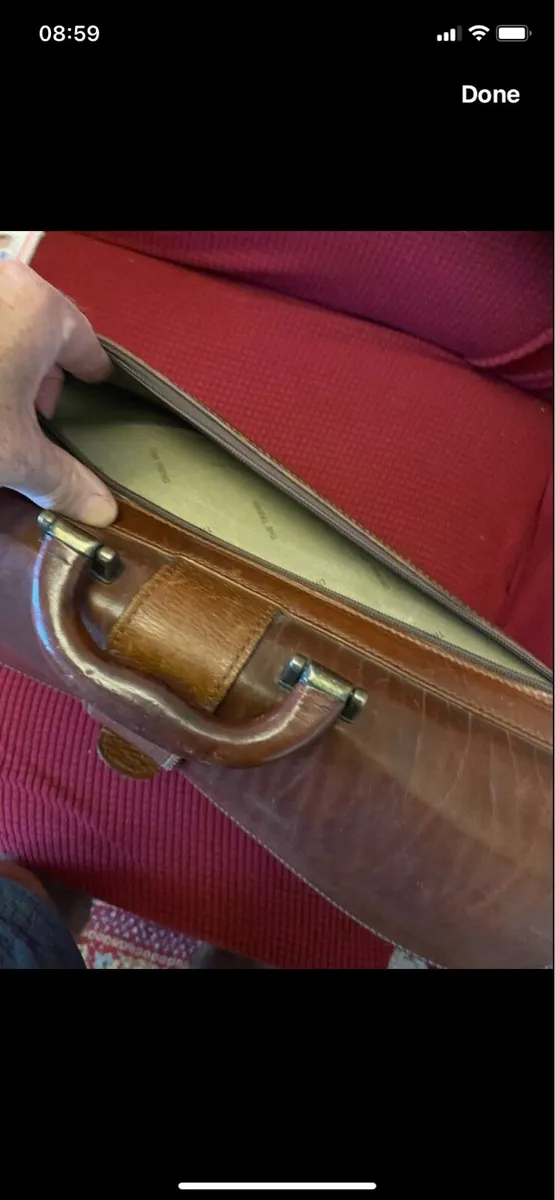 Quality Leather Briefcase/ Laptop Carrier - Image 4
