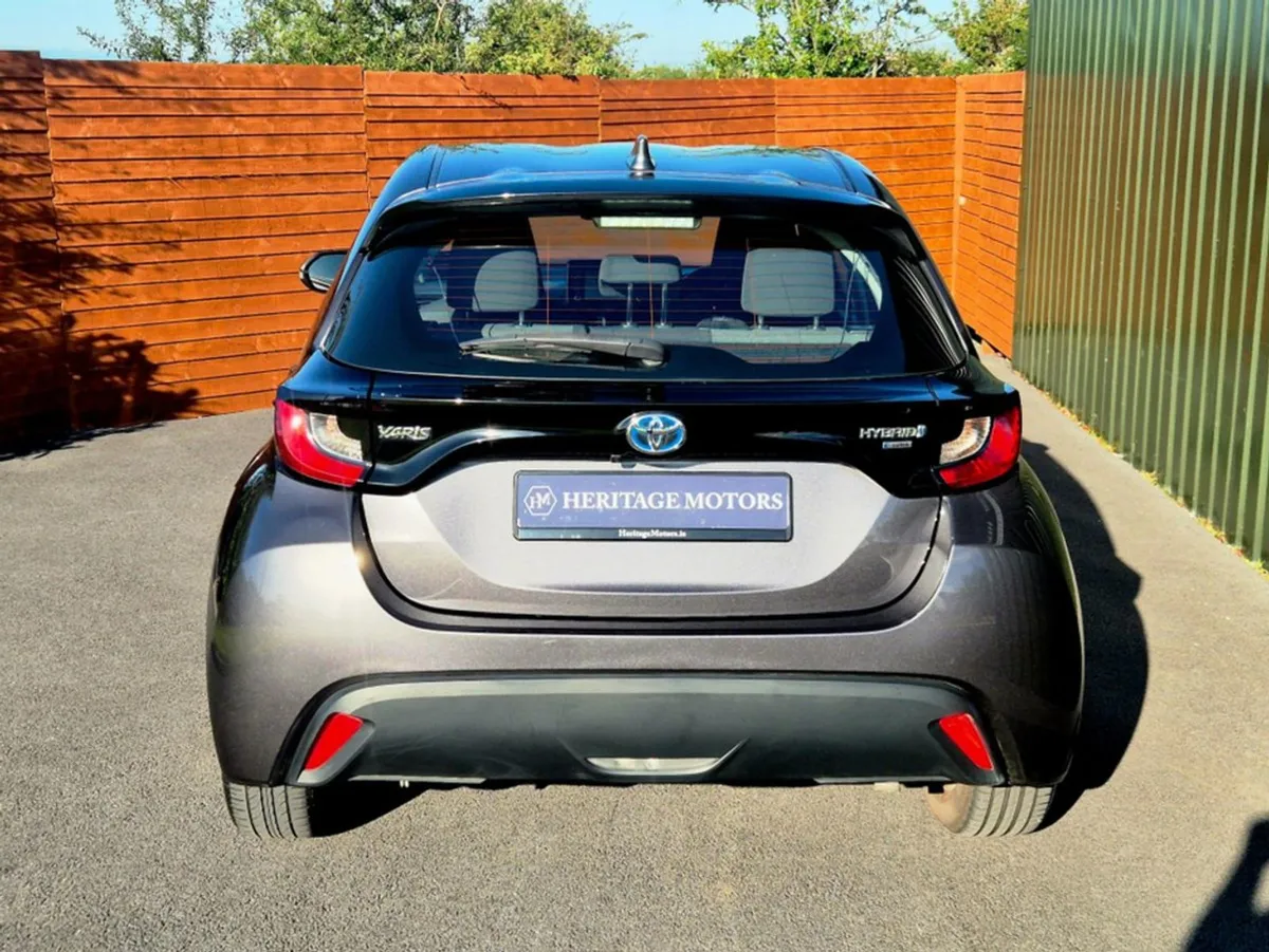 Toyota Yaris Hybrid Luna 4DR Auto - Image 2