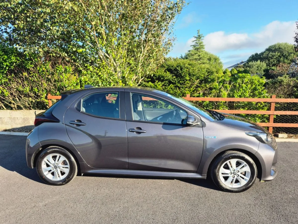 Toyota Yaris Hybrid Luna 4DR Auto - Image 4