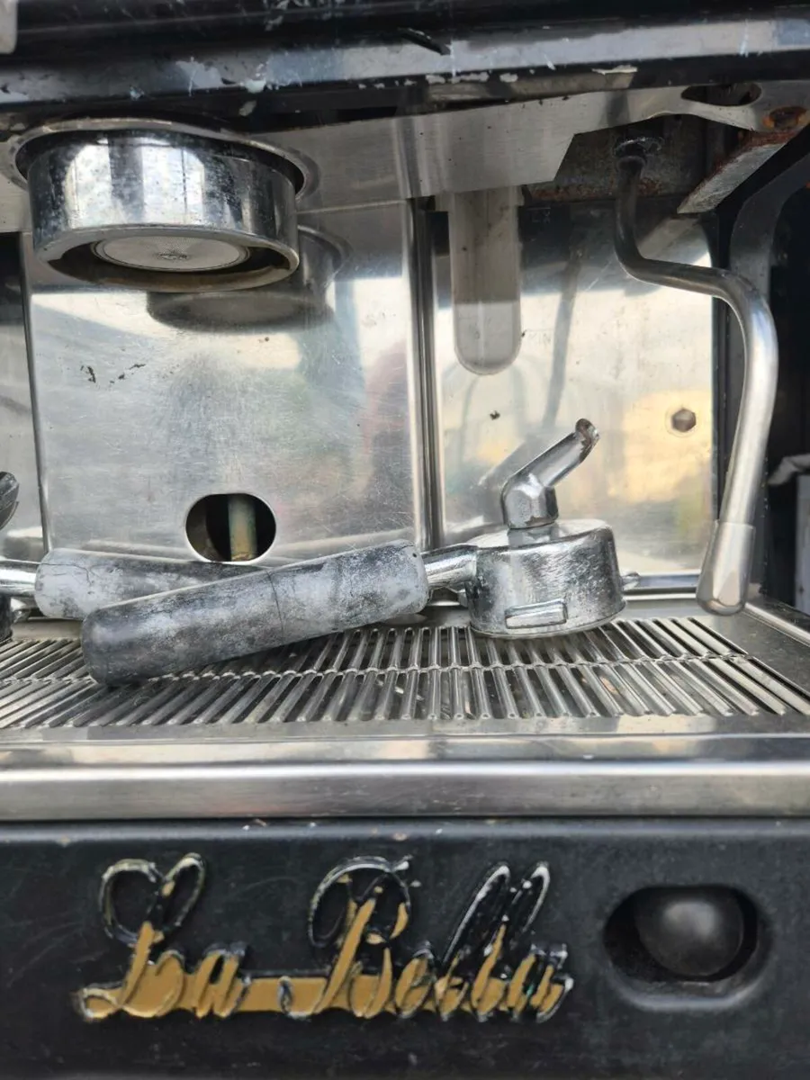 PROFESSIONAL Coffee Machine - Image 2