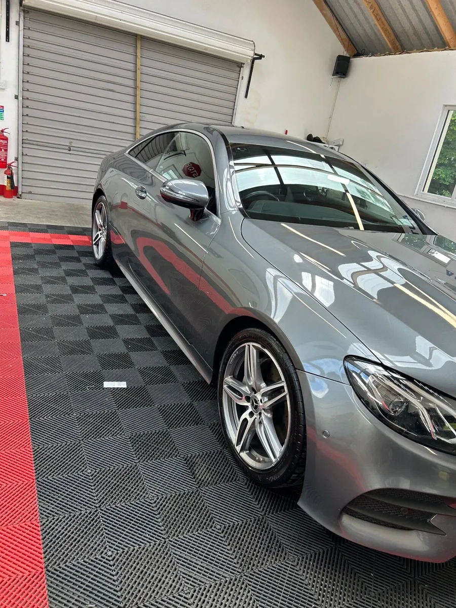 Mercedes Benz - Image 2