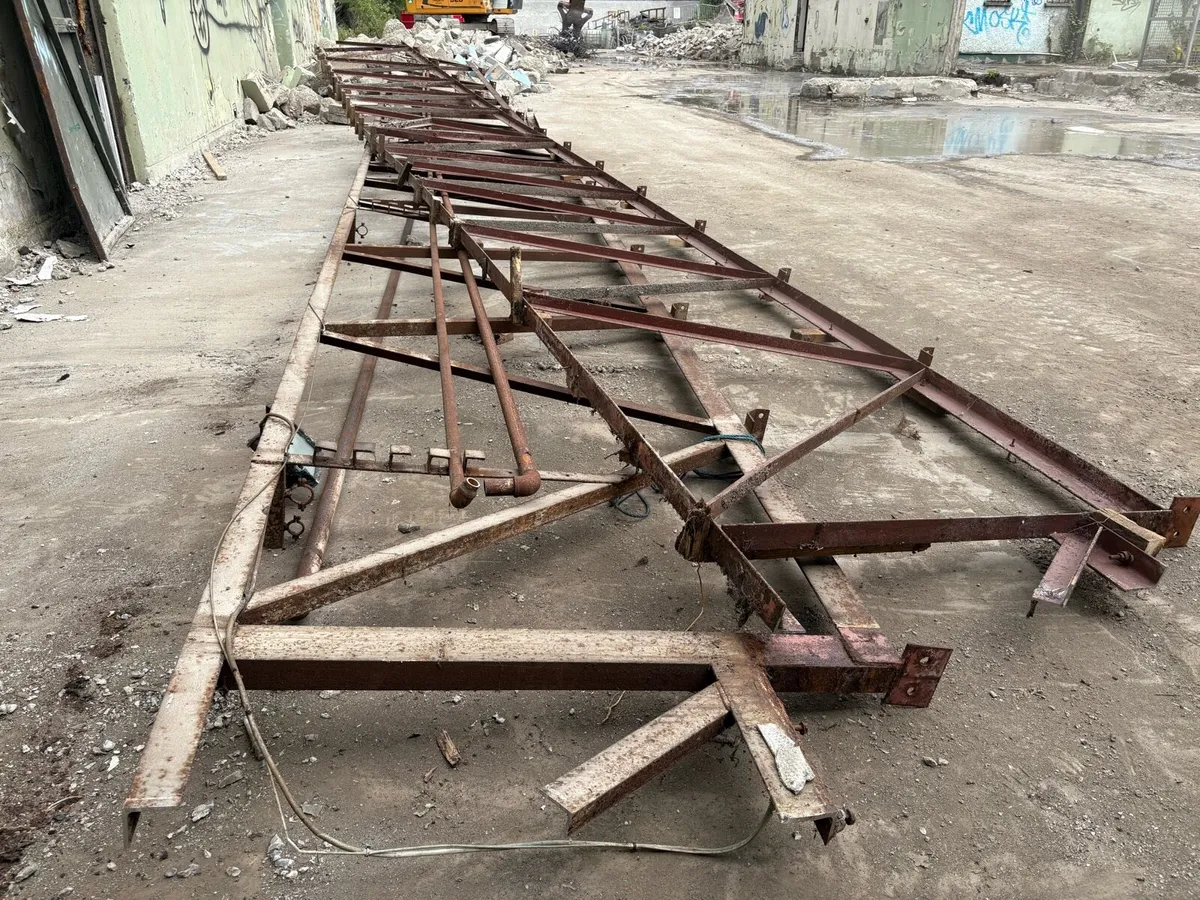 Steel truss/purlins/timber/vent - Image 2