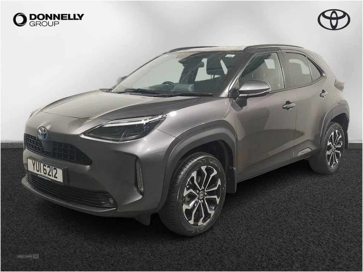 Toyota Yaris Cross 1.5 Hybrid Design 5dr CVT - Image 3