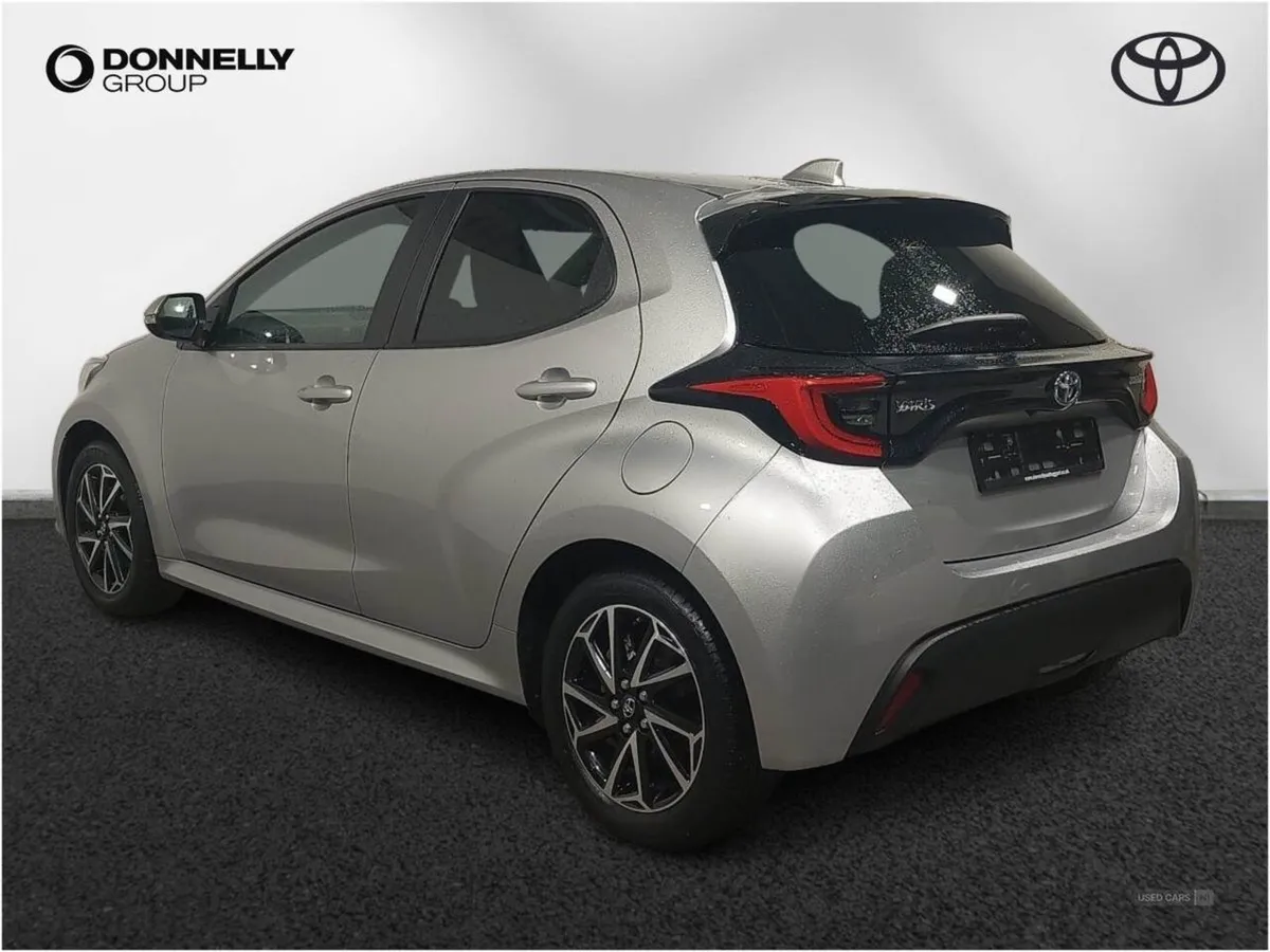 Toyota Yaris 1.5 Hybrid Design 5dr CVT - Image 2