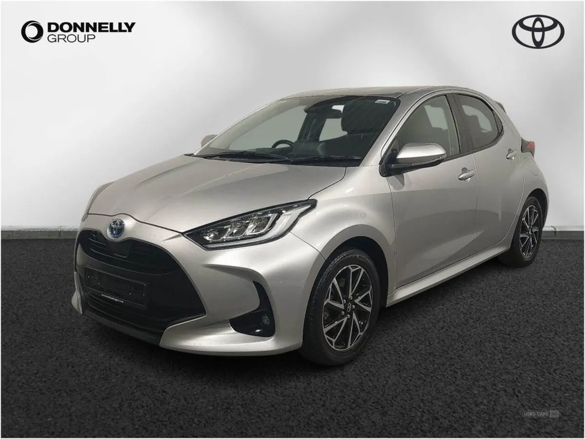 Toyota Yaris 1.5 Hybrid Design 5dr CVT - Image 3
