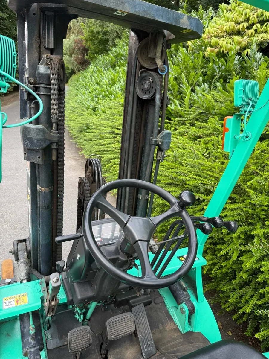 Forklift - Image 4