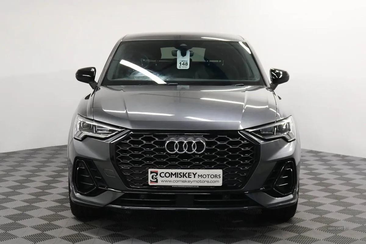 Audi Q3 Tfsi CoD Black Edition - Image 2
