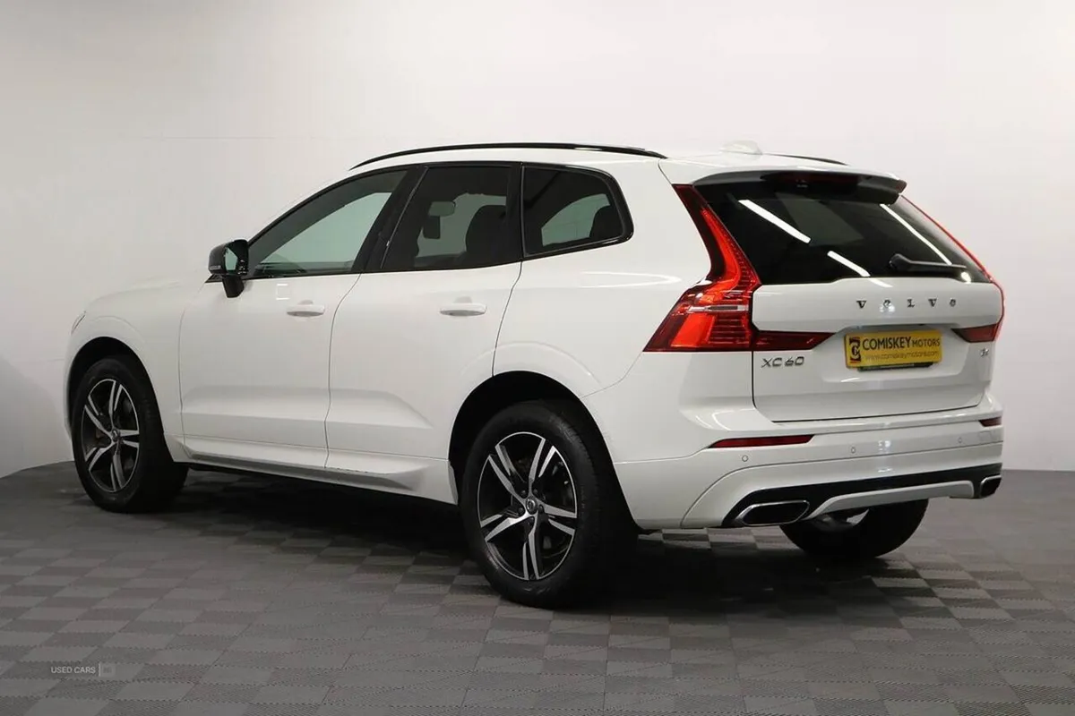 Volvo XC60 B4 Mhev R-design - Image 4