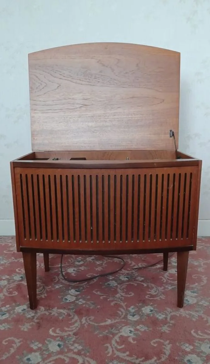 vintage record player - Image 3