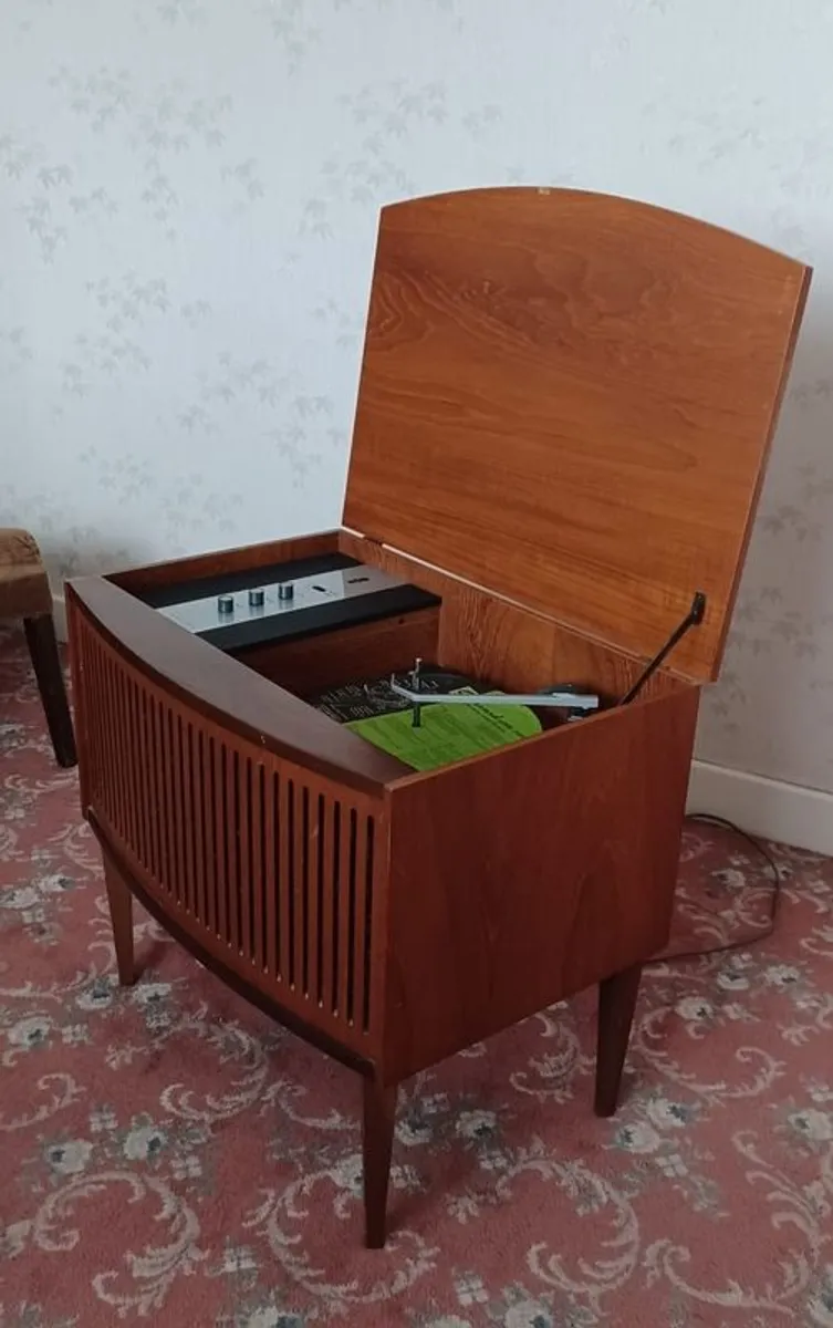 vintage record player - Image 4