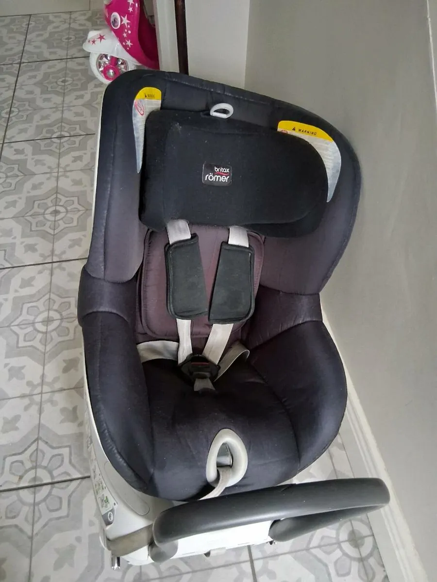 Car seat - Image 1
