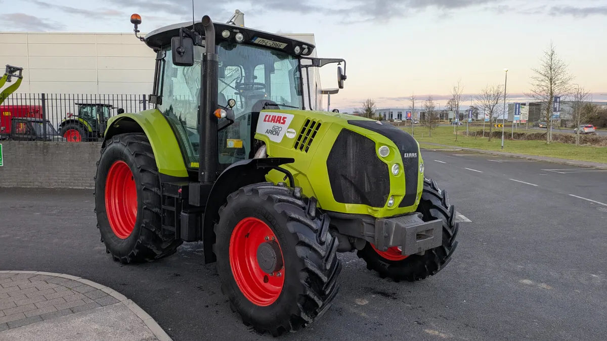 Claas Arion 620 CIS Load Sensing Hydraulics. - Image 1