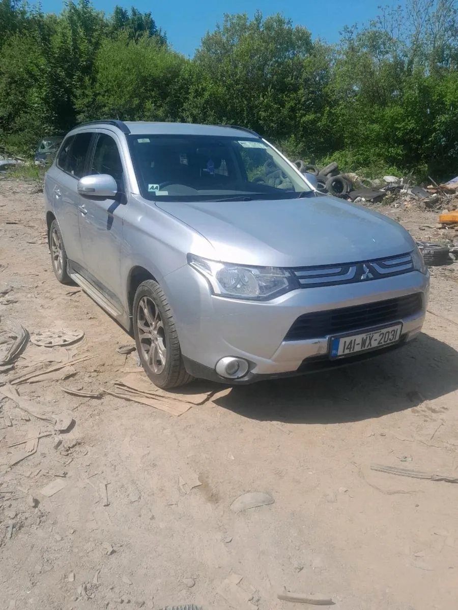Breaking mitsubishi outlander - Image 2