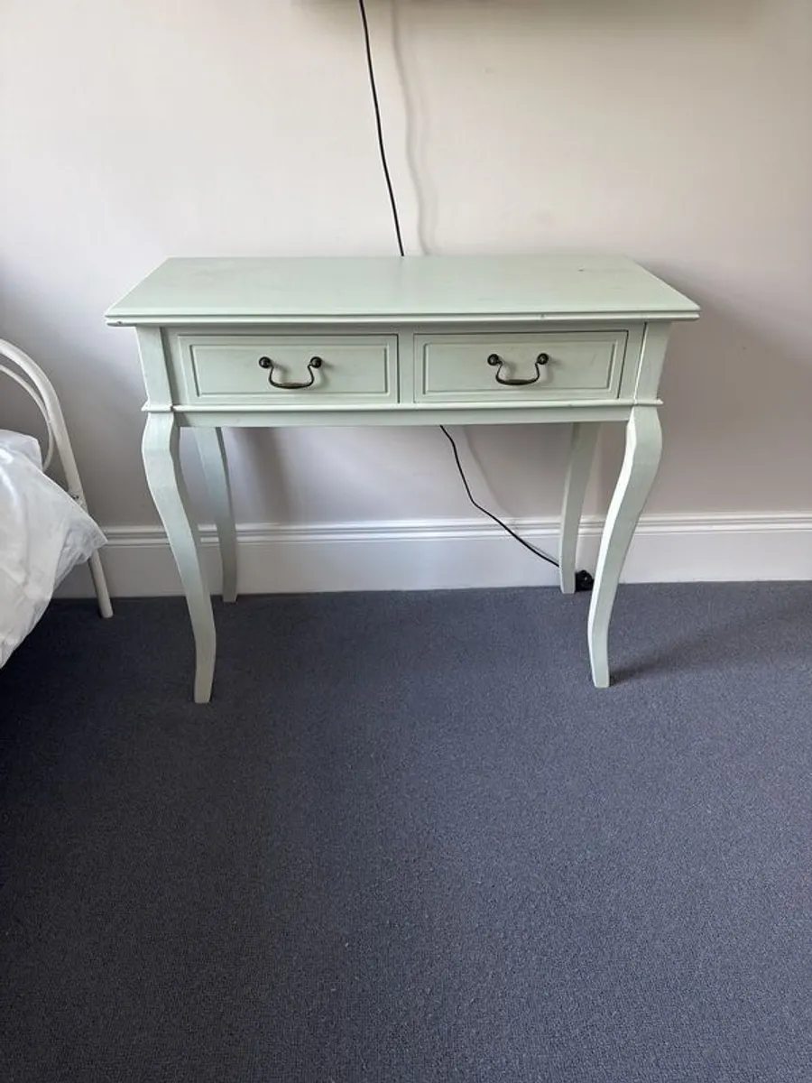 table - Image 4