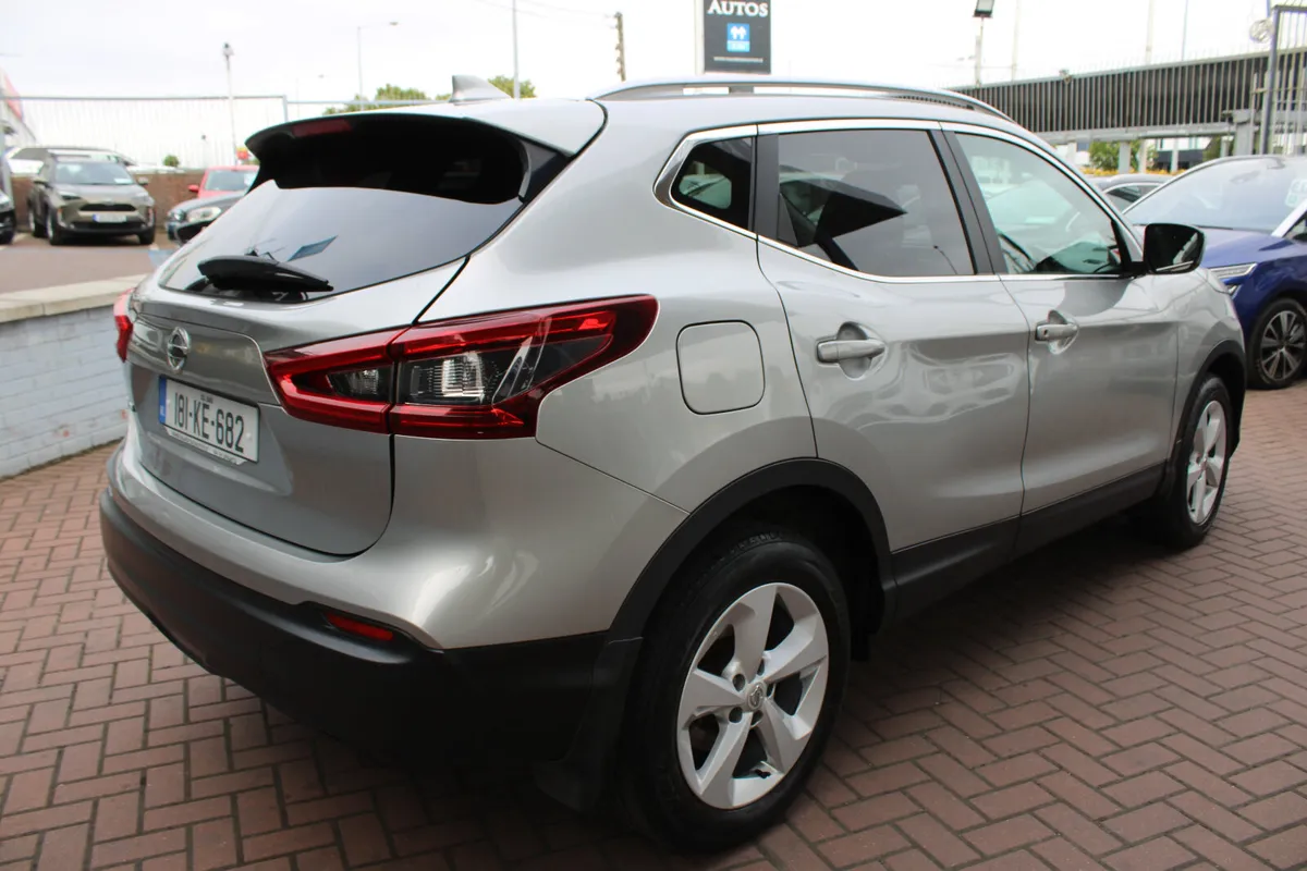 NISSAN QASHQAI  1.5DCI SV EDITION 5DR ESTATE - Image 4