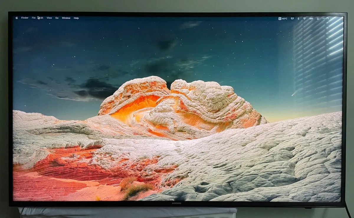SAMSUNG TV 50" 4K (Smart) - Image 1