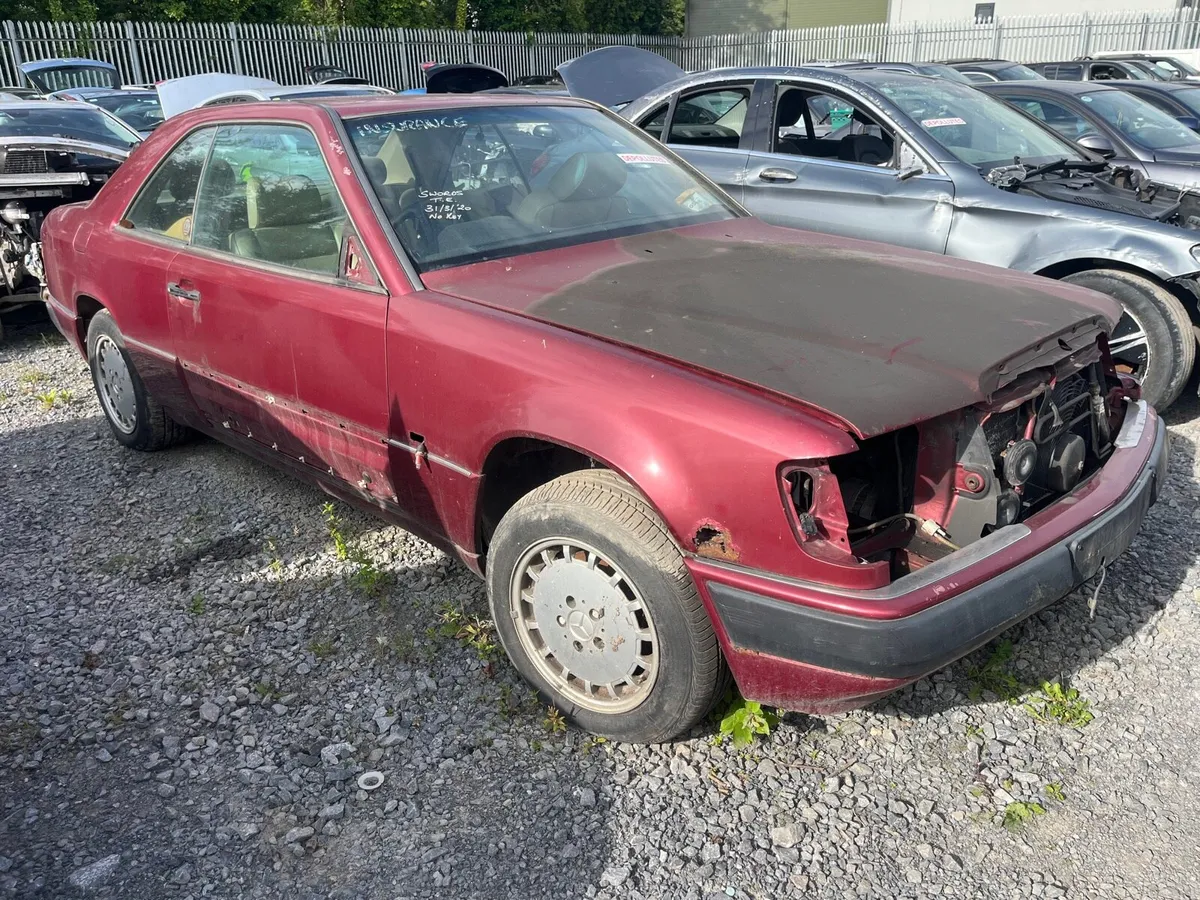 ♻️ 1990 Mercedes 300 CE ♻️ - Image 1