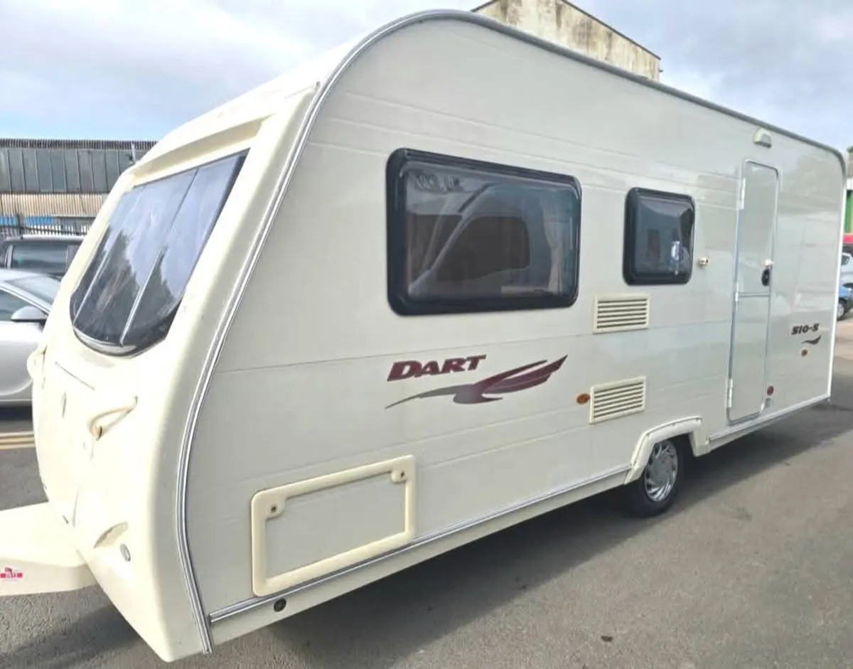 Avondale dart 5 berth caravan with full awning - Image 1