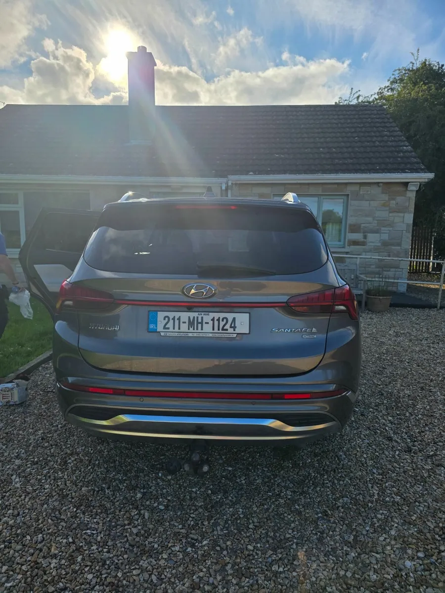 Hyundai Santa Fe 2021 - Image 3