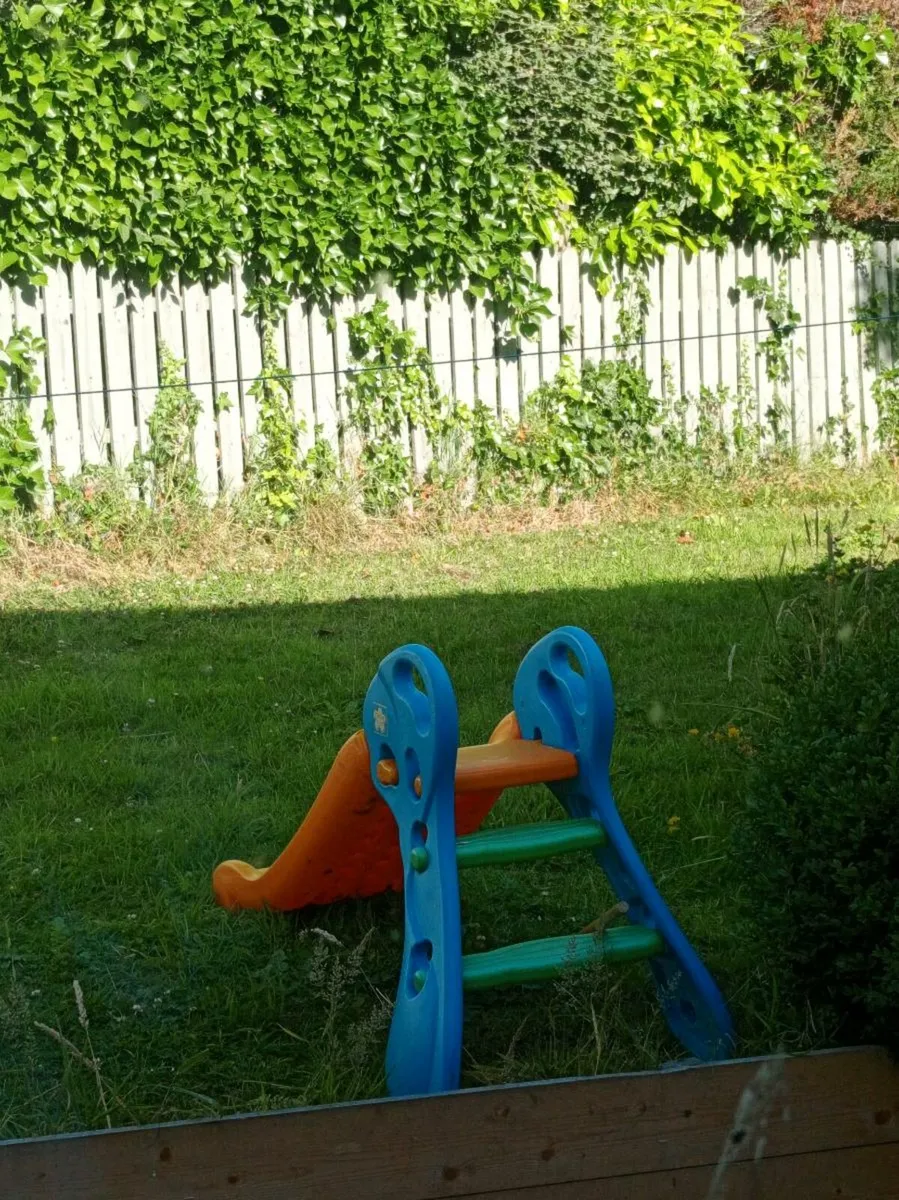 SLIDE