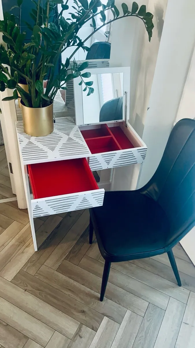 Modern Vanity table with mirror and chair - Image 1