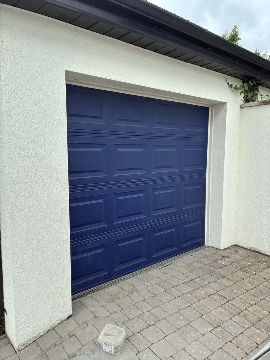 Garage door - Image 1