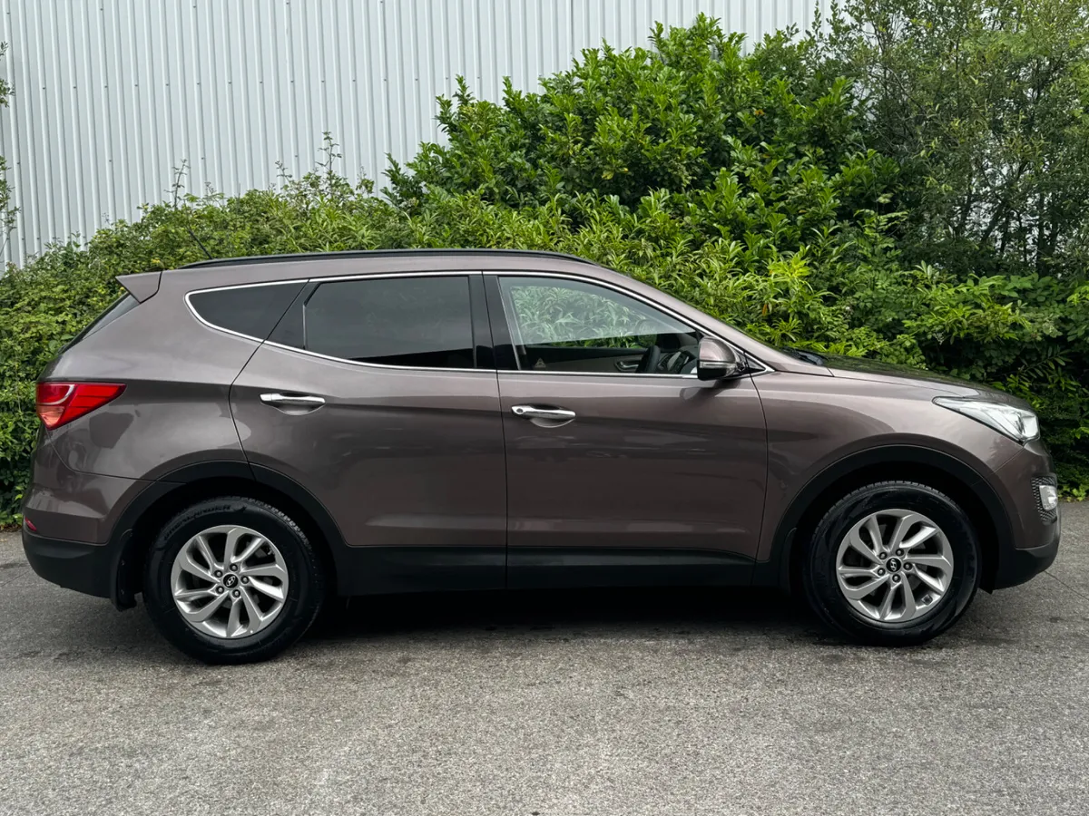Hyundai Santa Fe 4wd Executive 7 Seat/ Leather - Image 3