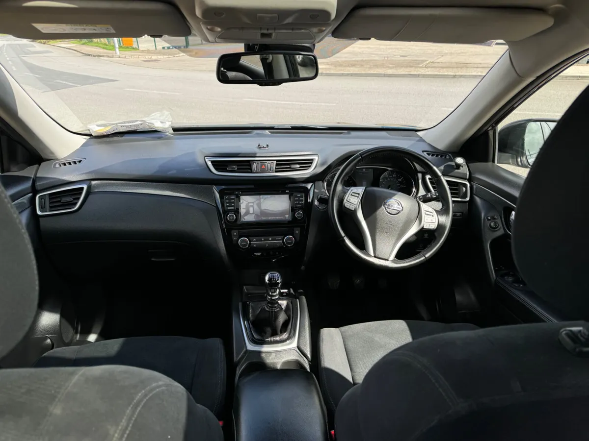 Nissan X-Trail 2014 SV 4x4 7seater - Image 3