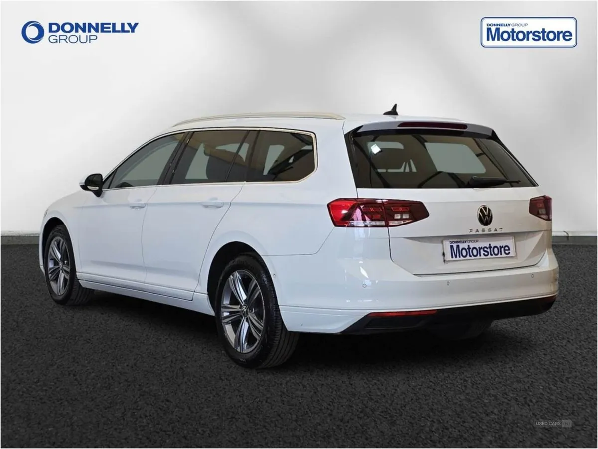 Volkswagen Passat 2.0 TDI EVO SCR SEL 5dr - Image 2
