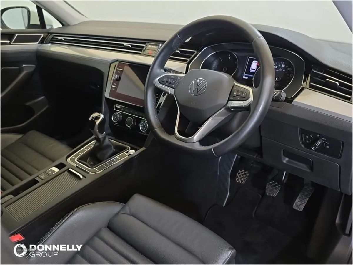 Volkswagen Passat 2.0 TDI EVO SCR SEL 5dr - Image 4