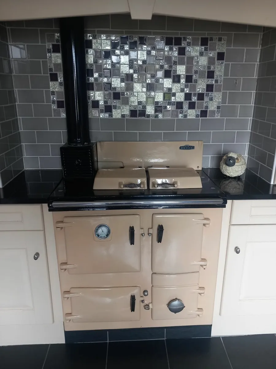 Royal Rayburn oil cooker - Image 1