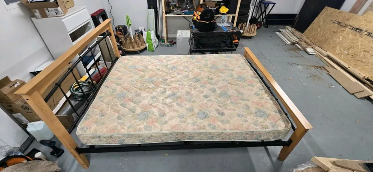 Double bed - Image 2