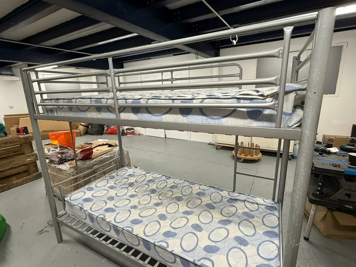 Bunkbed with mattresses - Image 2