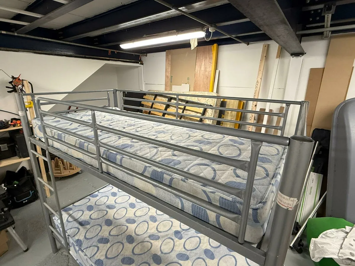 Bunkbed with mattresses - Image 4