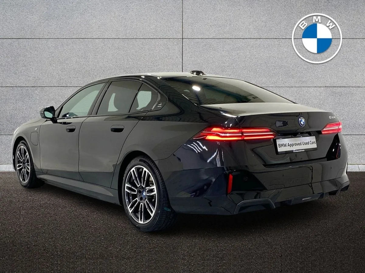 BMW 5 Series 530e M Sport Saloon - Image 3