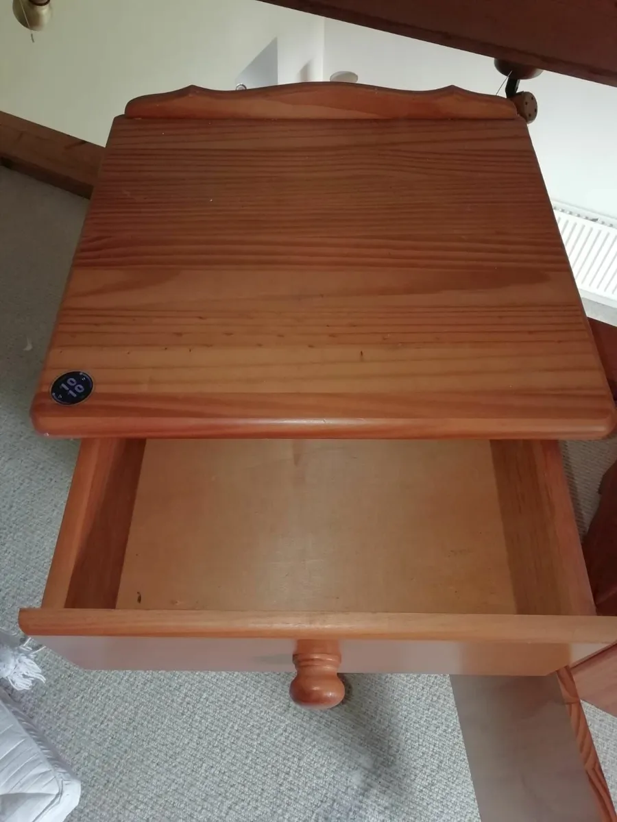 Pair of bedside cabinets - Image 3