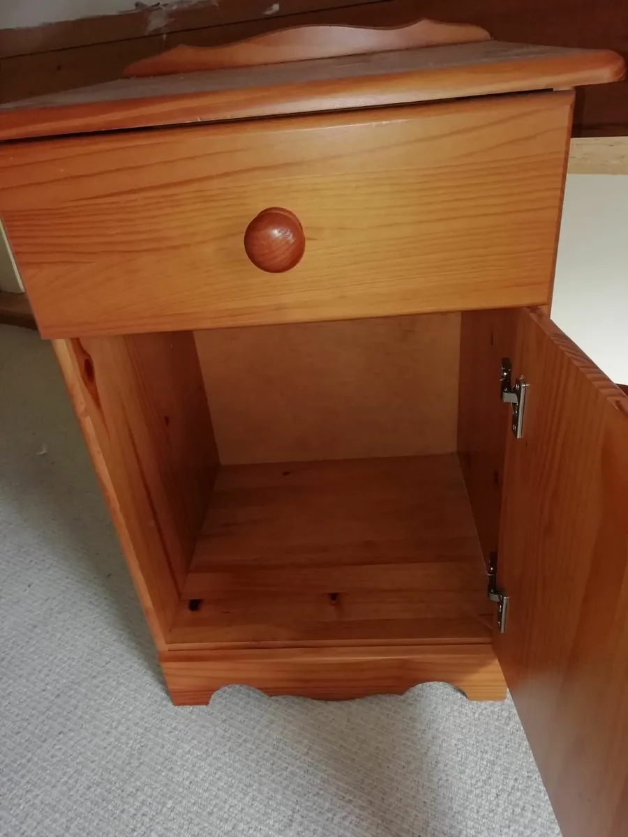 Pair of bedside cabinets - Image 4