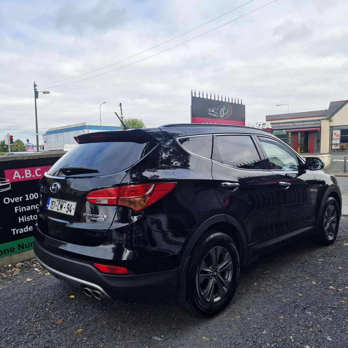 Hyundai Santa Fe 2.2 CRDi 4WD 7 Seater - Image 2