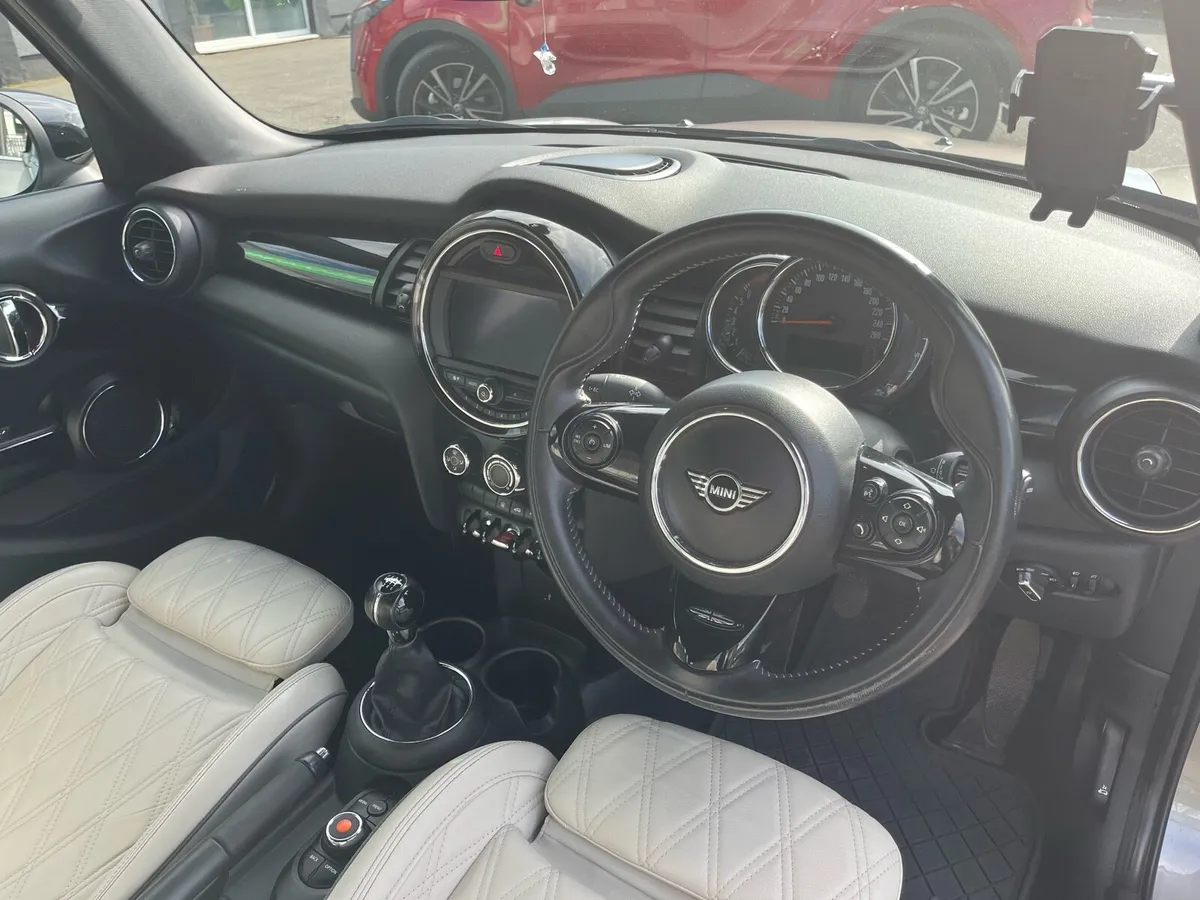 2020 (201) MINI Hatch EXCLUSIVE EXC5 4DR COOPER - Image 4