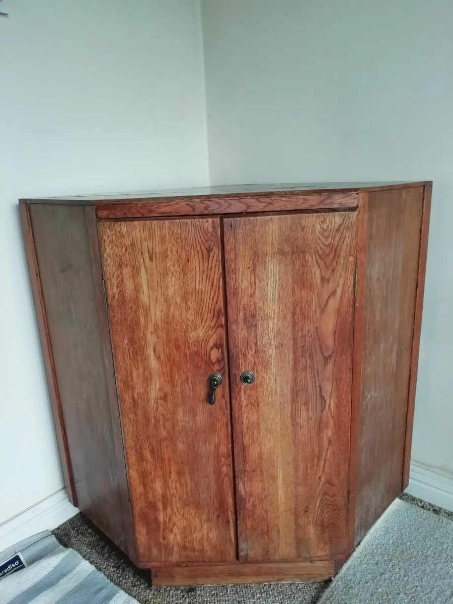 Corner cupboard - Image 1
