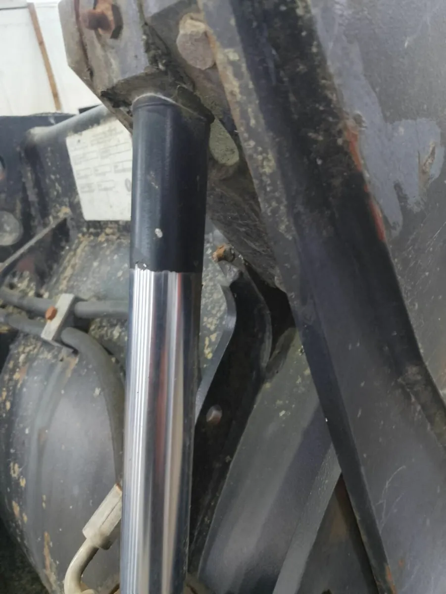 JCB 4 in 1 Bucket - Image 2