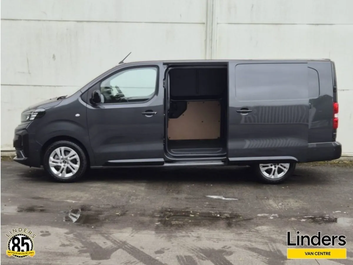 Opel Vivaro LWB 180BHP Auto - Huge Spec - Image 3