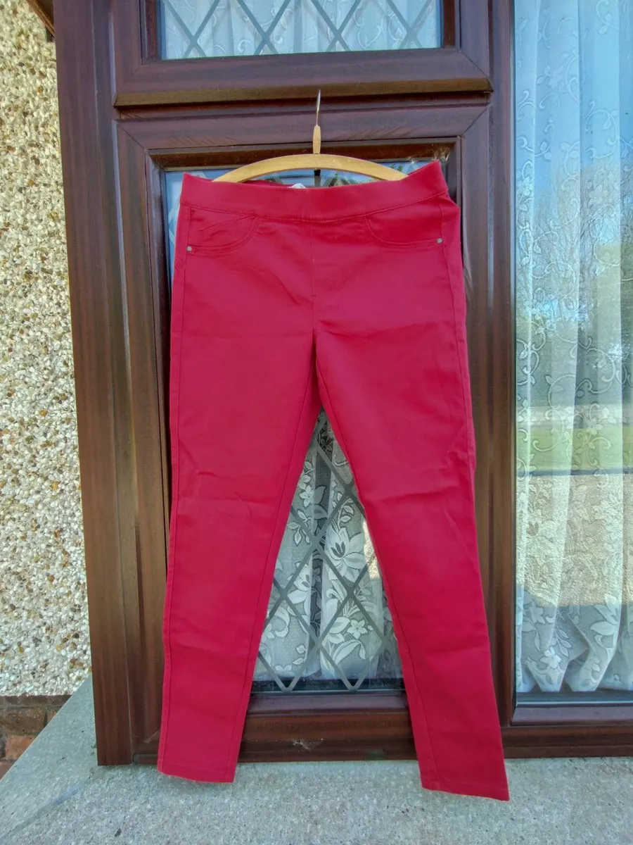 LADIES RED JEANS (USED). - Image 1