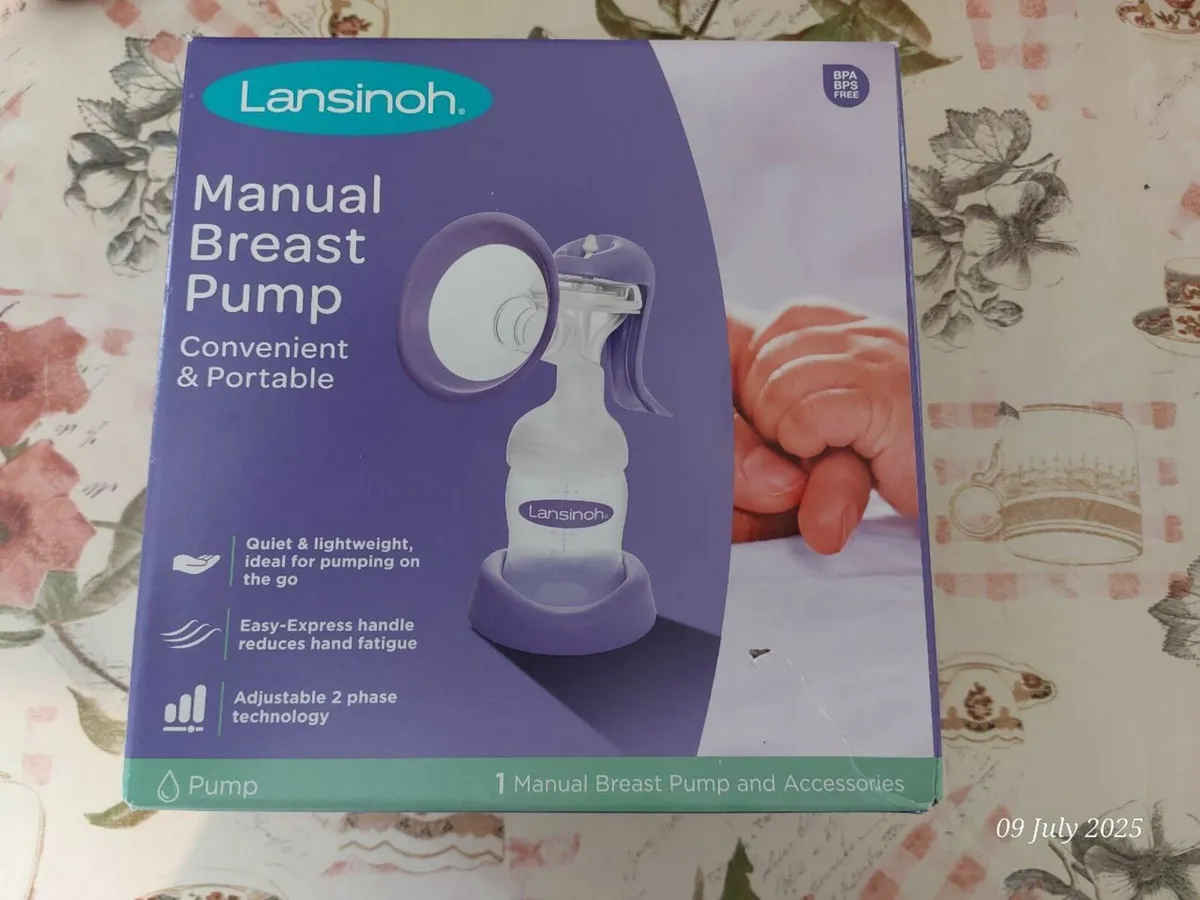 Lansinoh Manual Breastpump - Image 1