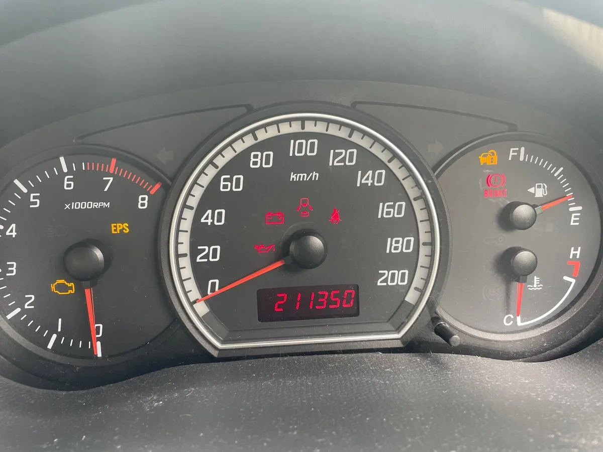 Suzuki Swift 2006 - Image 2